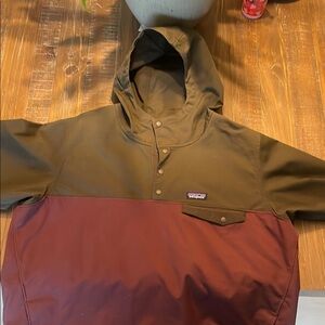 Patagonia Men's Two-Tone Hooded Rain Jacket - Maroon and Brown. XL.